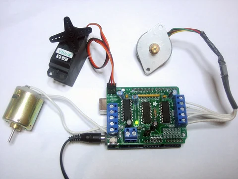 Adafruit Motor/Stepper/Servo Shield for Arduino kit - v1.2
