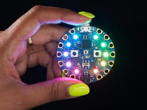 Circuit Playground Bluefruit - Bluetooth LowEnergy - GH STUDEN